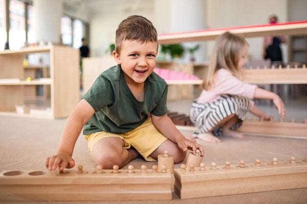 Éveillez le génie de votre enfant avec les jouets Montessori